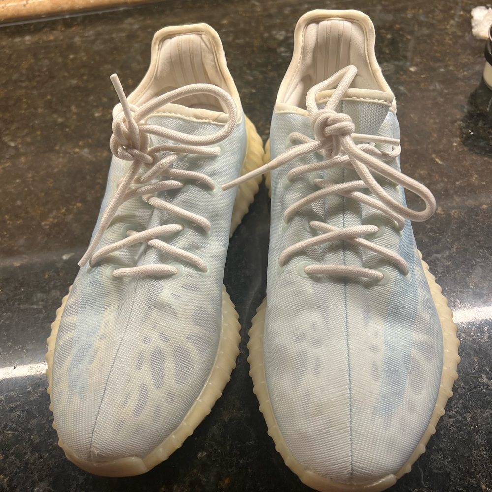 Yeezy Boost 350 size 7.5 Mens mono ice ladies 8.5